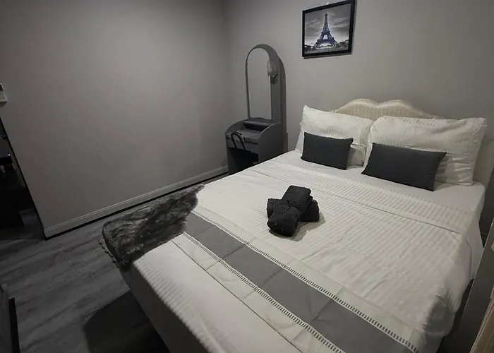 Ree House- Sukhumvit 23 Casa de hóspedes 3*