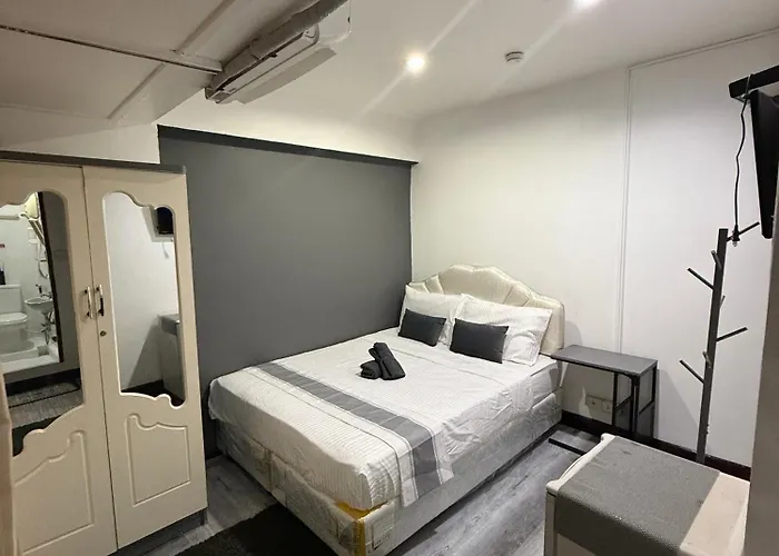 Ree House- Sukhumvit 23 Casa de hóspedes 3*