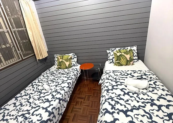 Ree House- Sukhumvit 23 3*