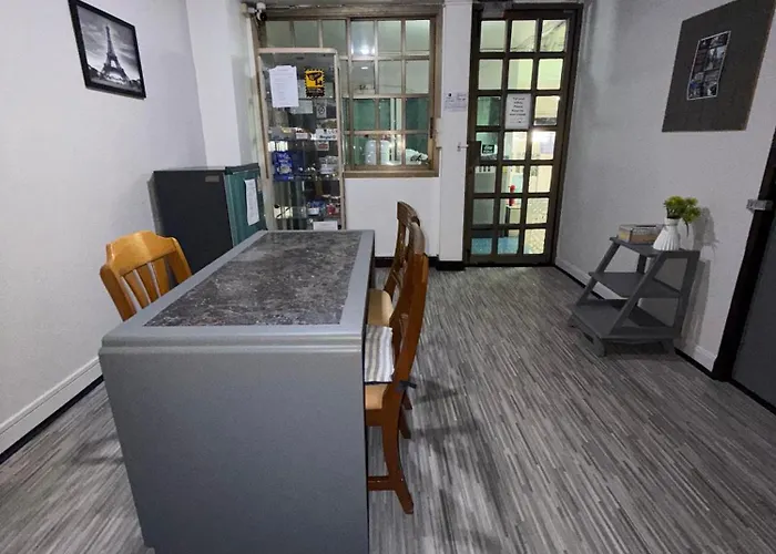 Ree House- Sukhumvit 23